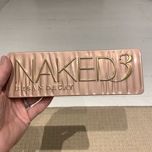 Naked 3 eyeshadow palette